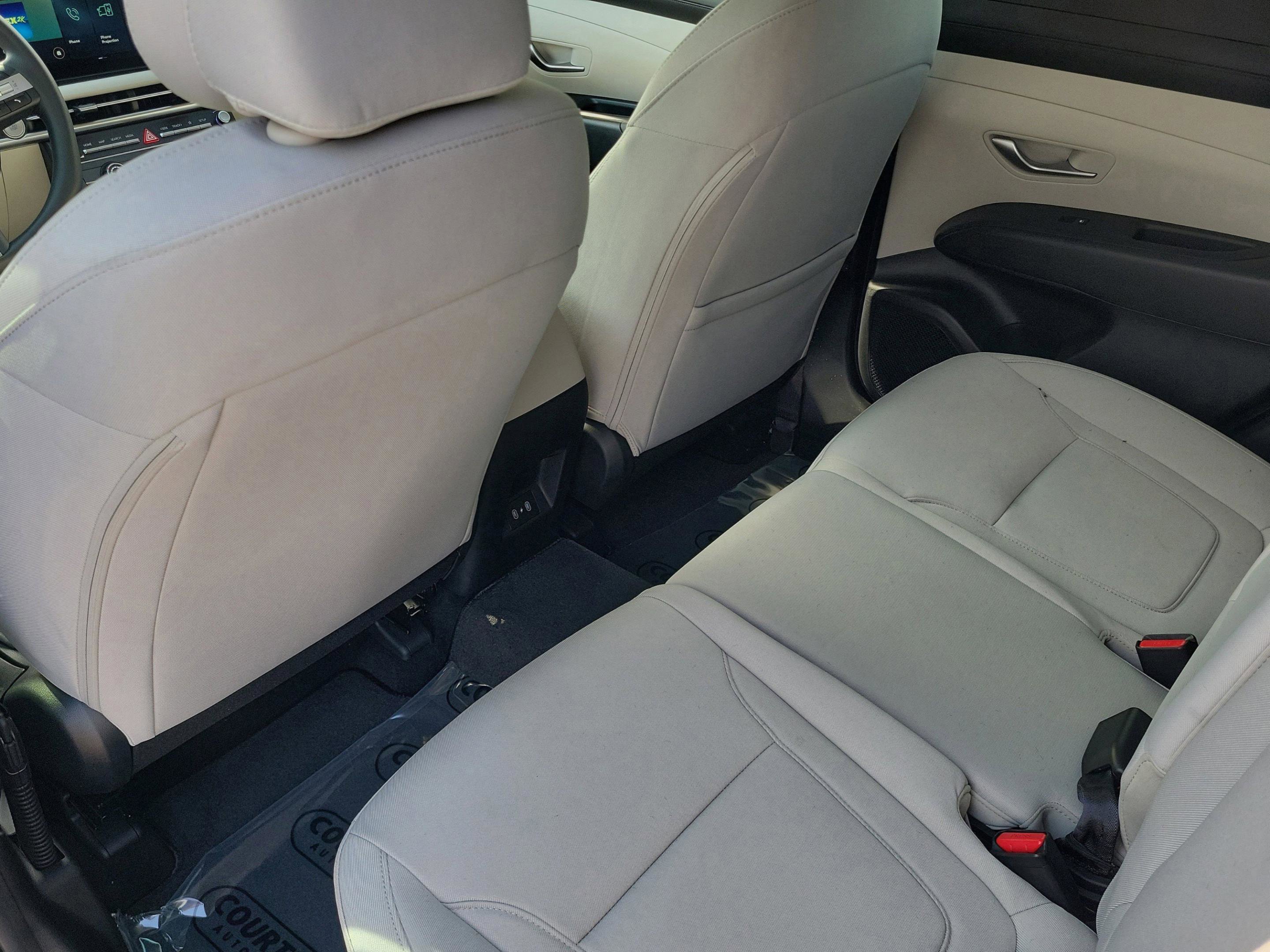 New 2026 Hyundai Tucson SE image 12