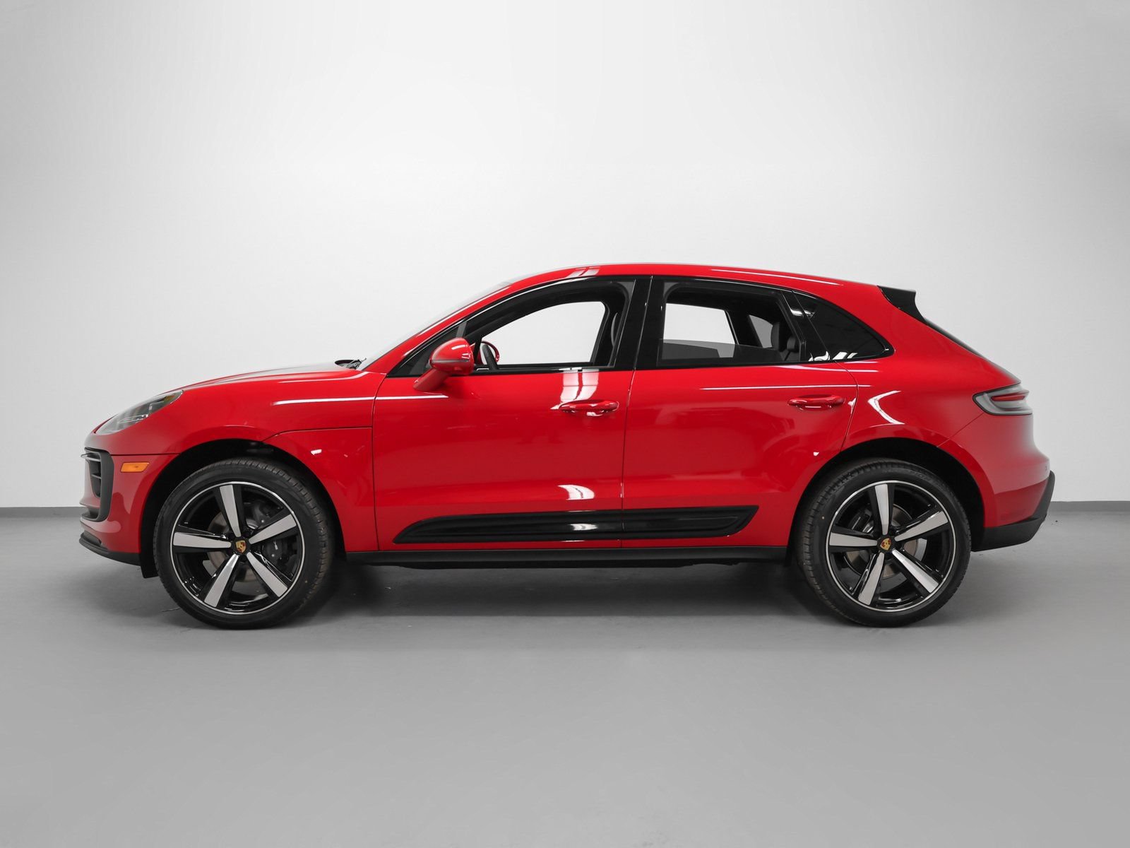 Certified 2026 Porsche Macan AWD/4WD image 2