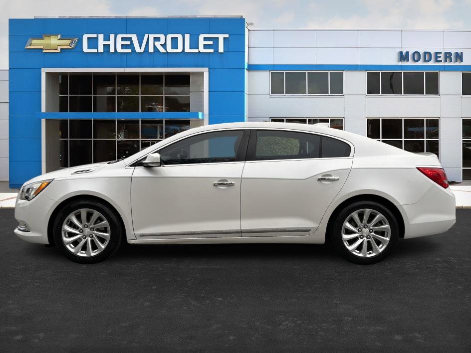 Used 2015 Buick LaCrosse Leather image 2