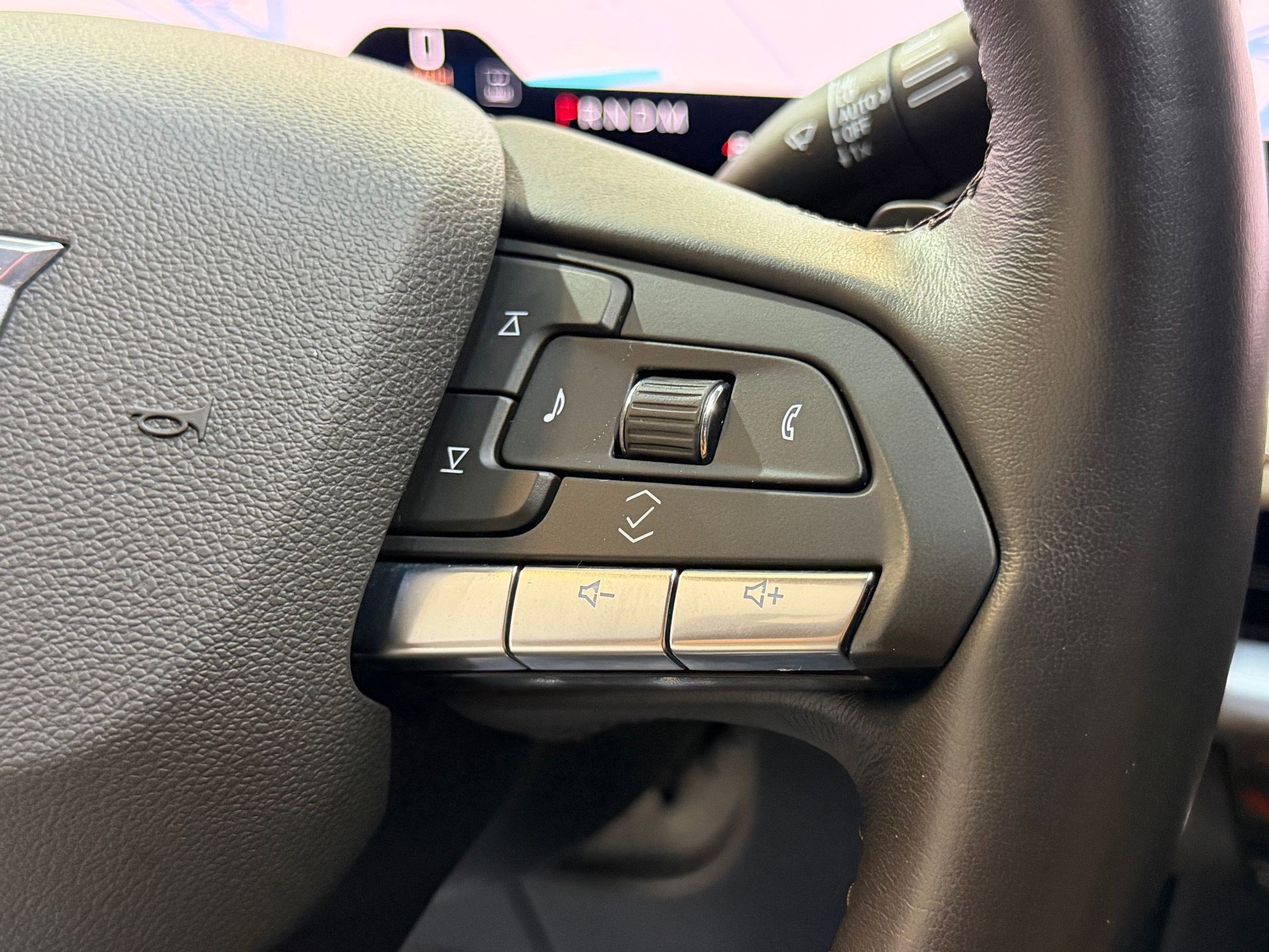 Certified 2024 Cadillac XT4 Premium Luxury image 26