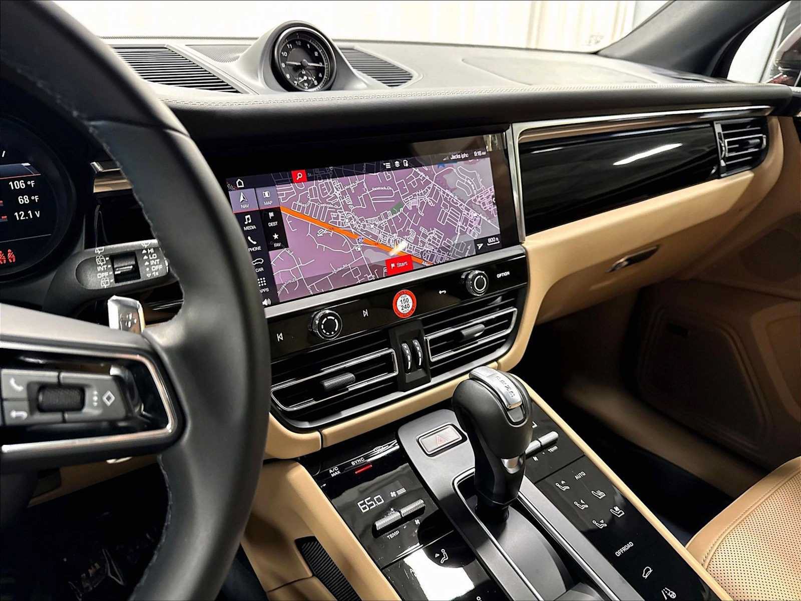 Used 2026 Porsche Macan AWD/4WD image 19