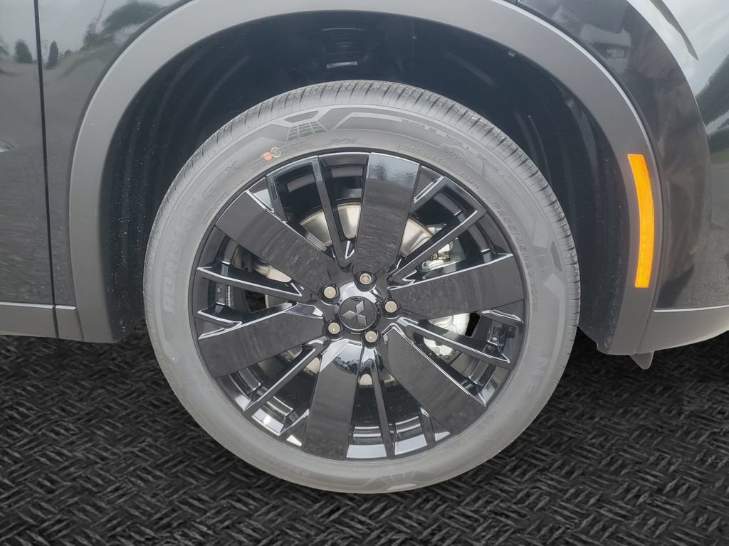 New 2026 Mitsubishi Outlander LE AWD/4WD image 11
