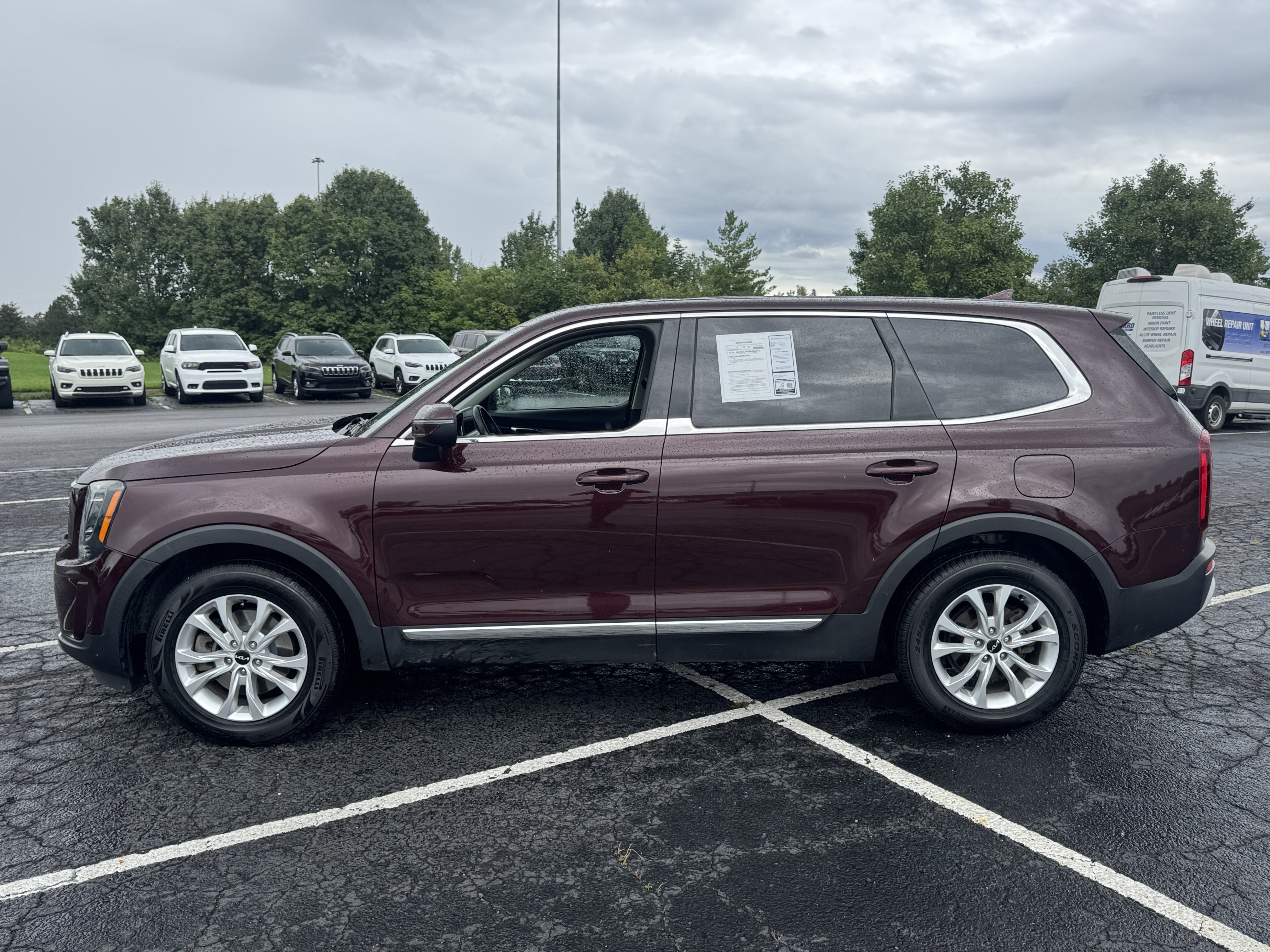 Used 2022 Kia Telluride LX FWD image 10