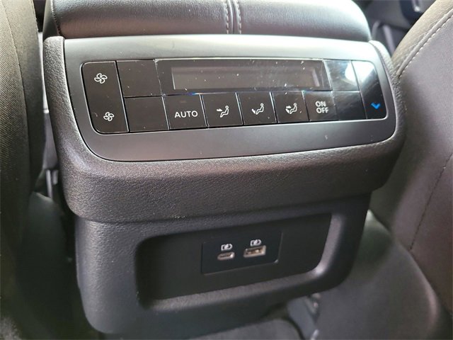 Used 2025 Nissan Pathfinder SV image 16