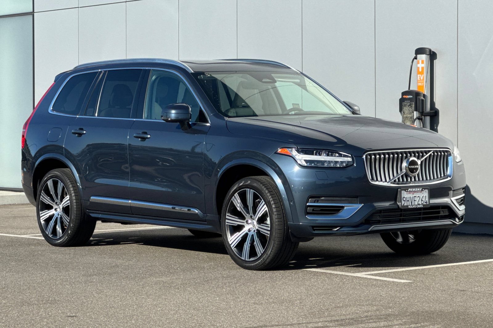 Used 2023 Volvo XC90 T8 Plus w/ Protection Package Premier AWD/4WD image 7