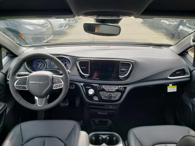 New 2026 Chrysler Pacifica Select AWD/4WD image 8