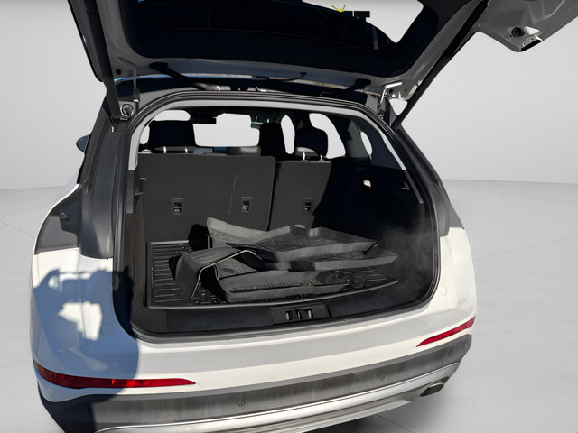 Used 2021 Lincoln Corsair AWD w/ Equipment Group 101A image 11