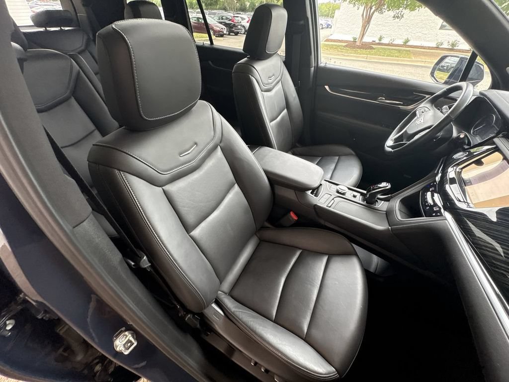 Certified 2025 Cadillac XT6 Premium Luxury AWD/4WD image 29