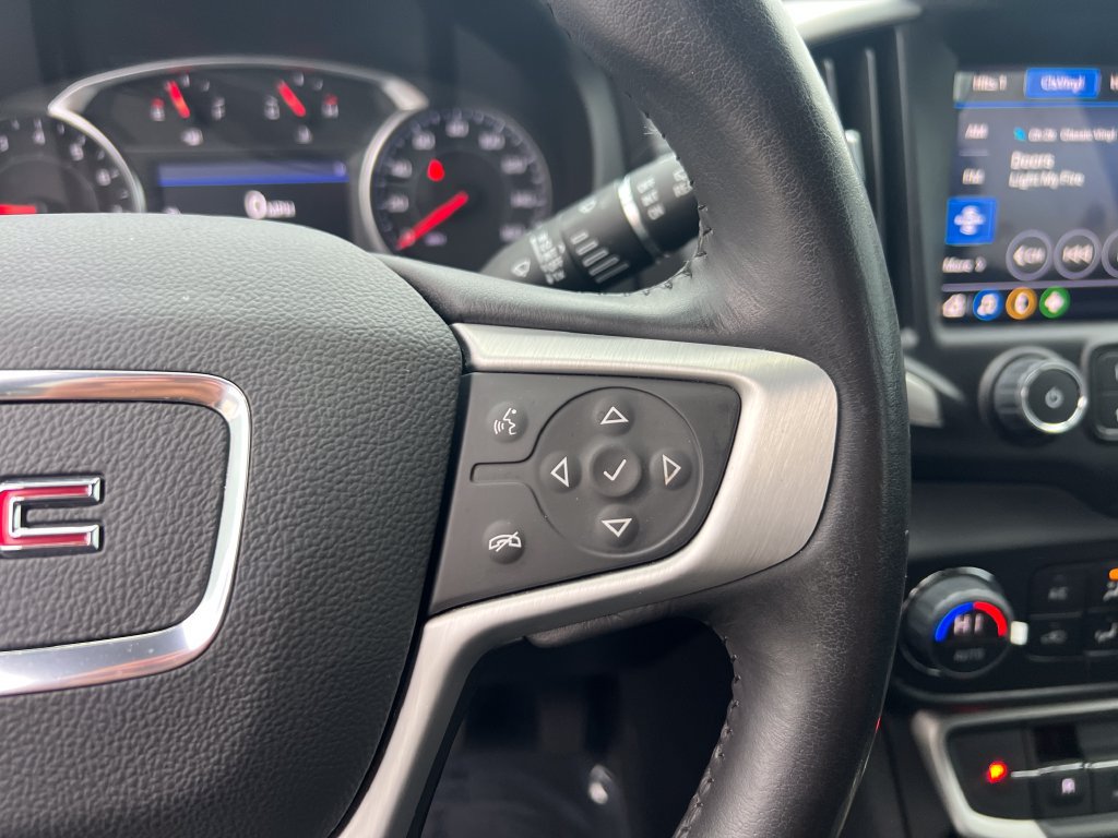 Used 2022 GMC Terrain SLT w/ Tech Package AWD/4WD image 15