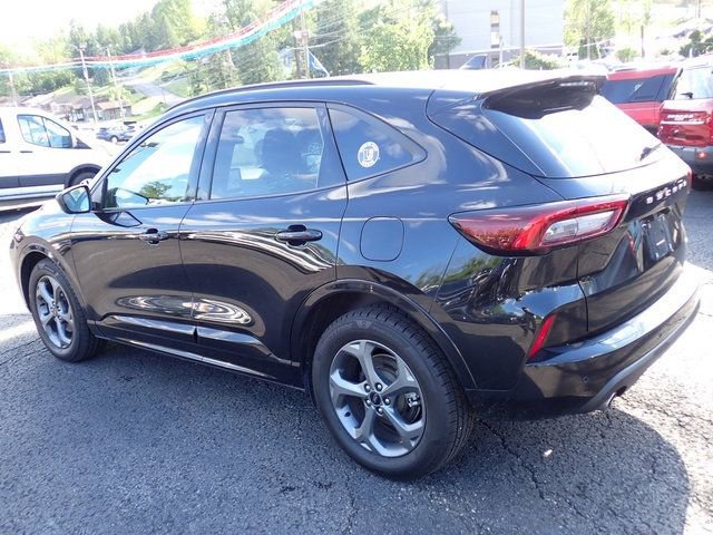 Used 2023 Ford Escape ST-Line w/ Equipment Group 301A FWD image 4
