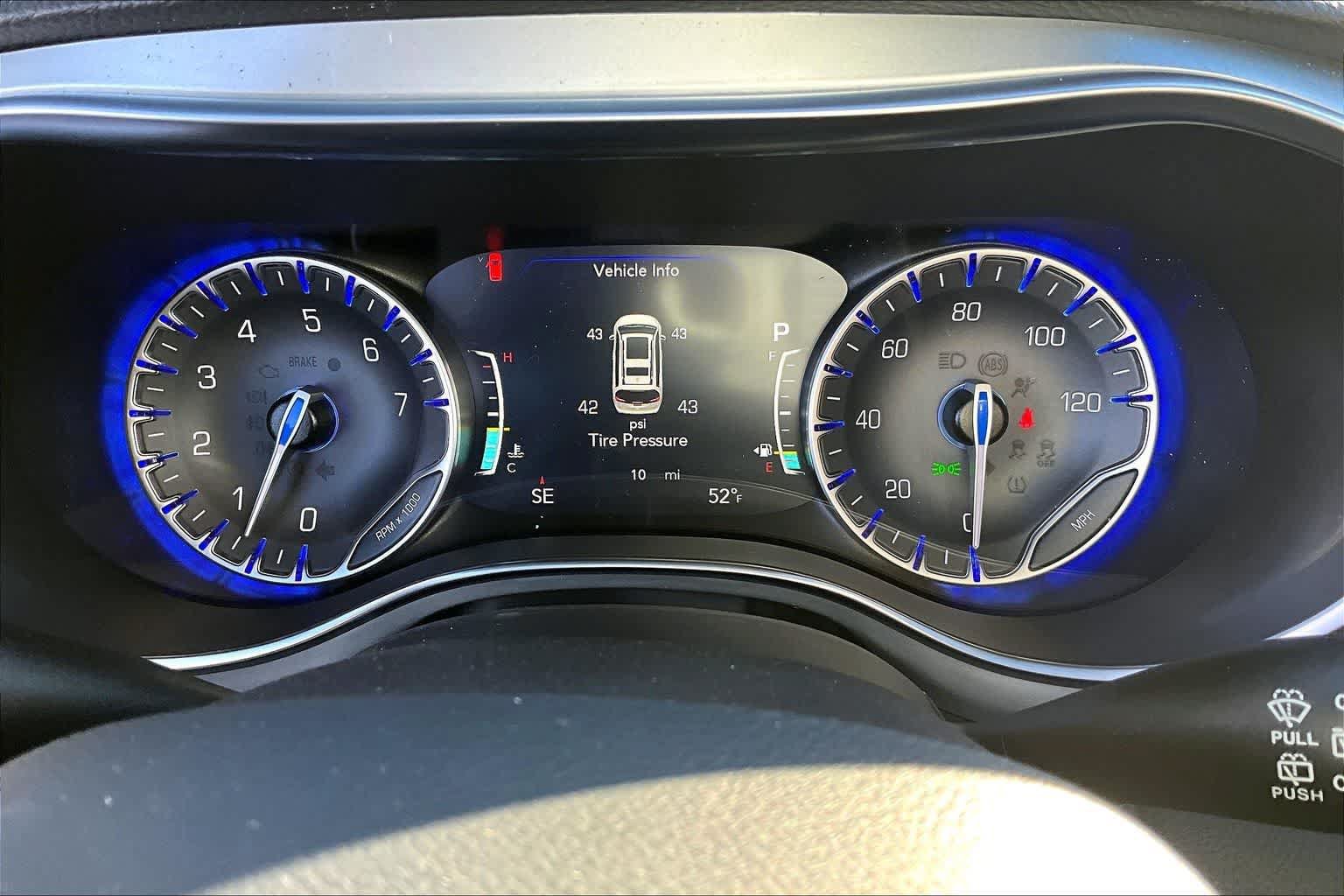 New 2026 Chrysler Pacifica Limited w/ Uconnect Theater Family Group AWD/4WD image 18