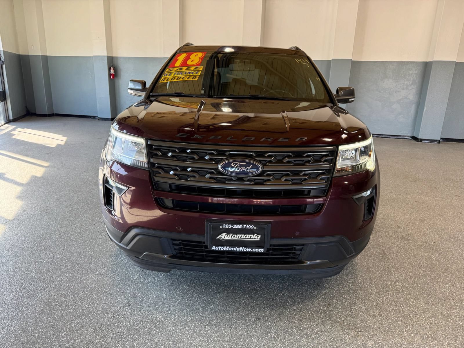 Used 2018 Ford Explorer XLT w/ Equipment Group 202A FWD image 2