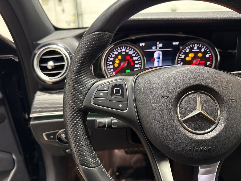 Used 2017 Mercedes-Benz E 400 4MATIC Wagon w/ Premium 1 Package image 29