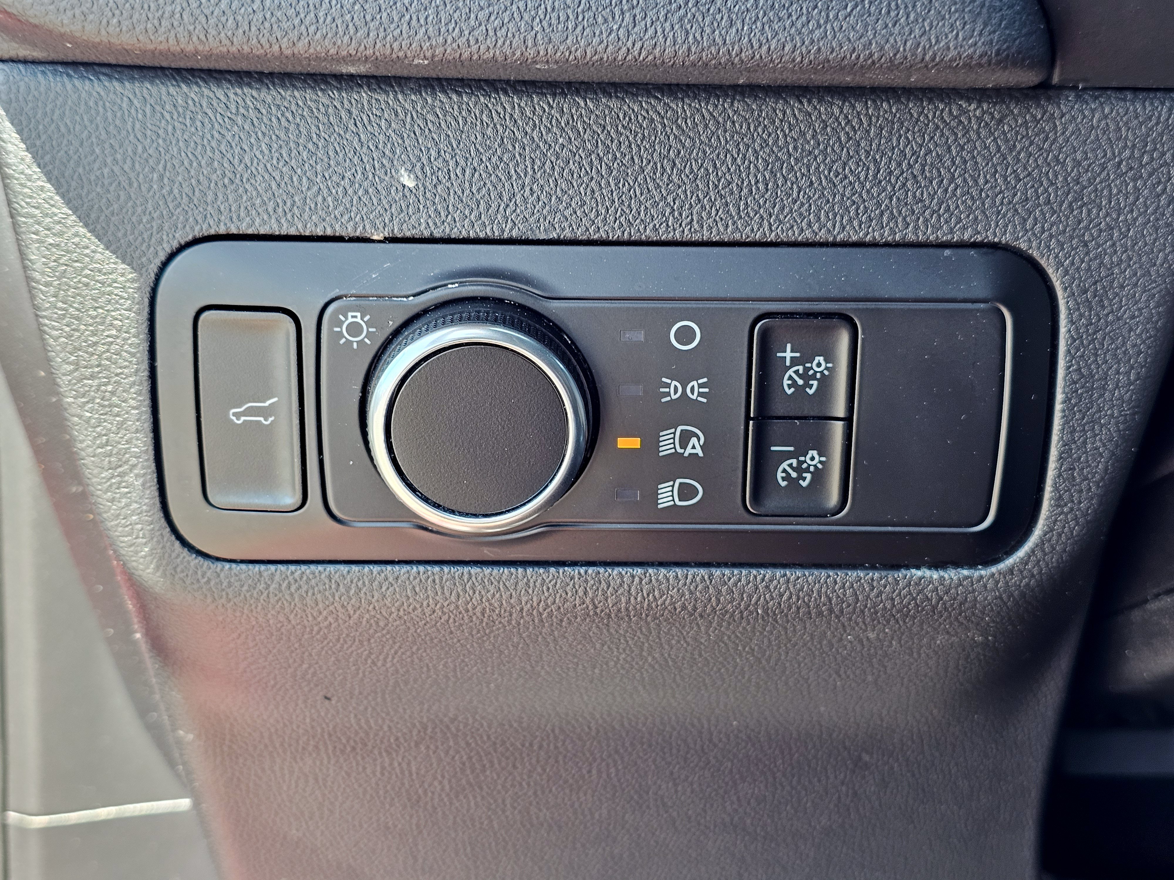Used 2025 Ford Escape ST-Line w/ Tech Pack #1 FWD image 19