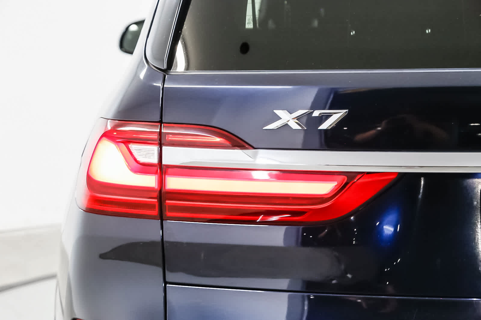 Used 2019 BMW X7 xDrive40i w/ Premium Package AWD/4WD image 11