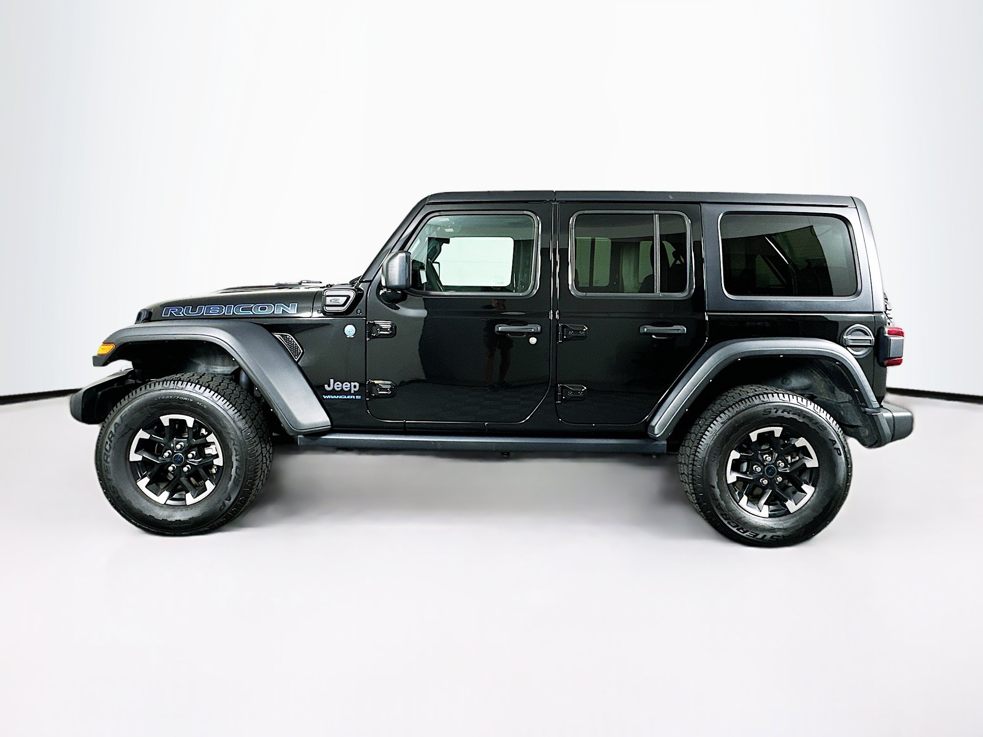 Used 2024 Jeep Wrangler Unlimited Rubicon 4xe AWD/4WD image 4