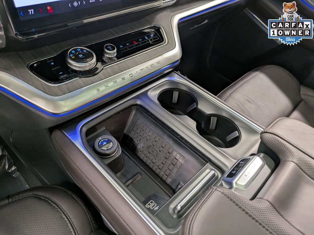 Used 2025 Ford Expedition Max Platinum w/ Platinum Ultimate Package AWD/4WD image 15