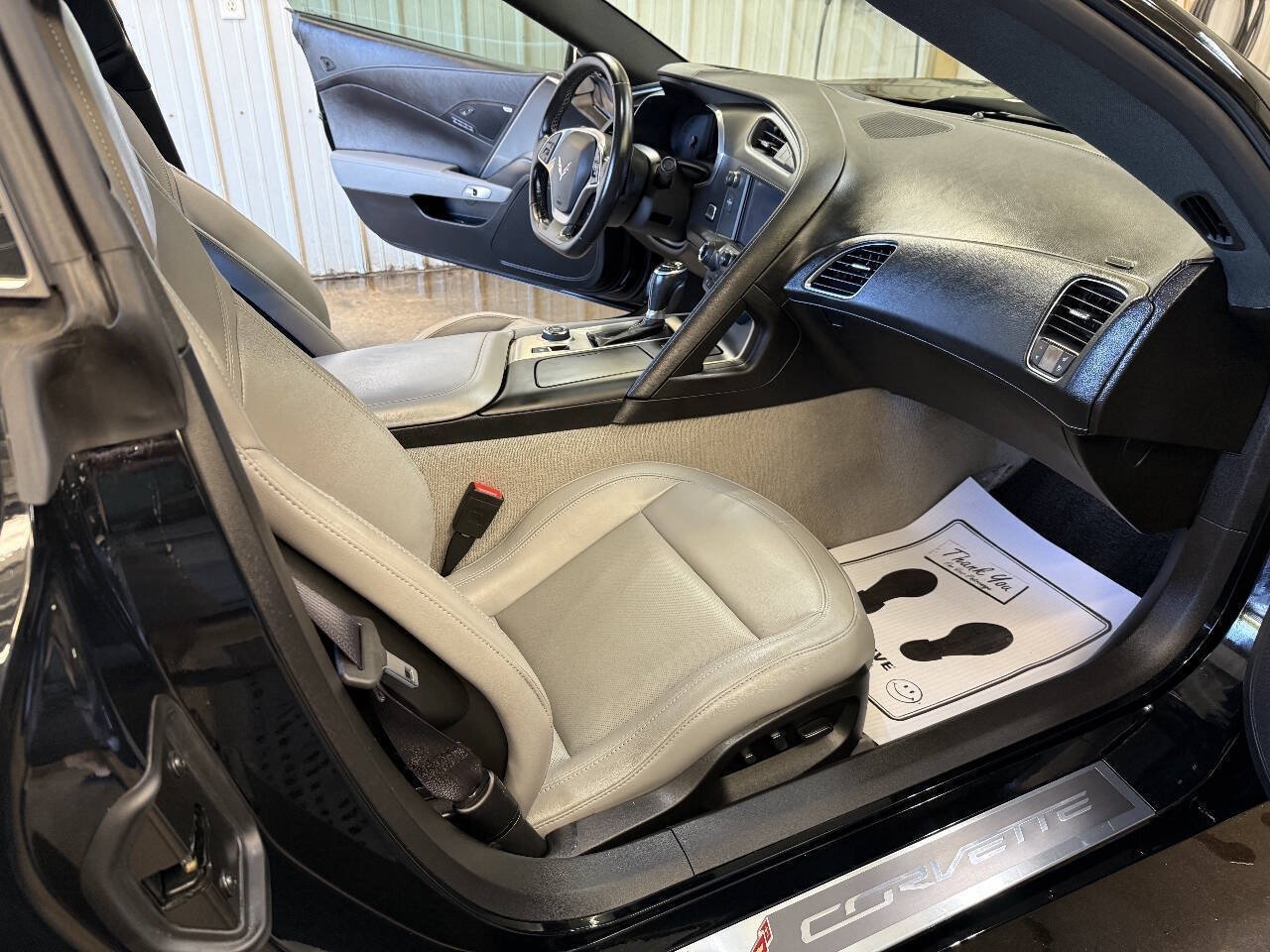 Used 2017 Chevrolet Corvette Stingray Coupe RWD image 32