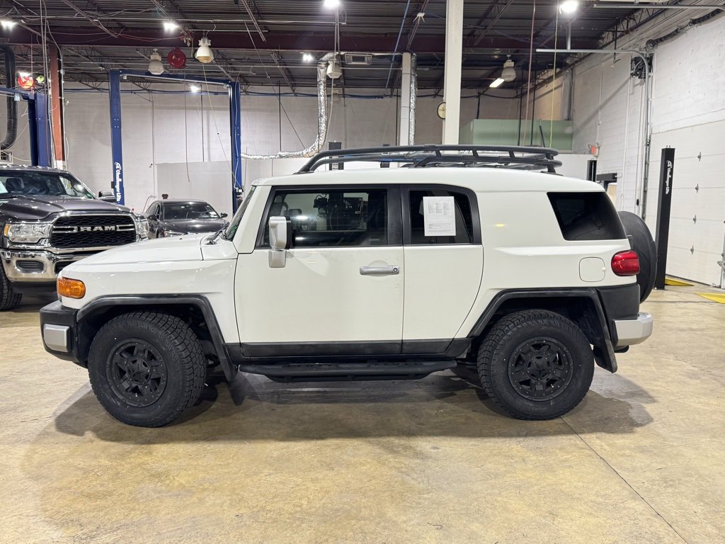Used 2011 Toyota FJ Cruiser 2WD image 6