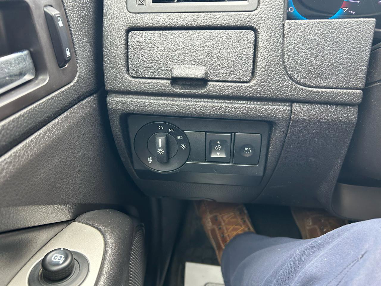 Used 2012 Ford Fusion SEL image 28