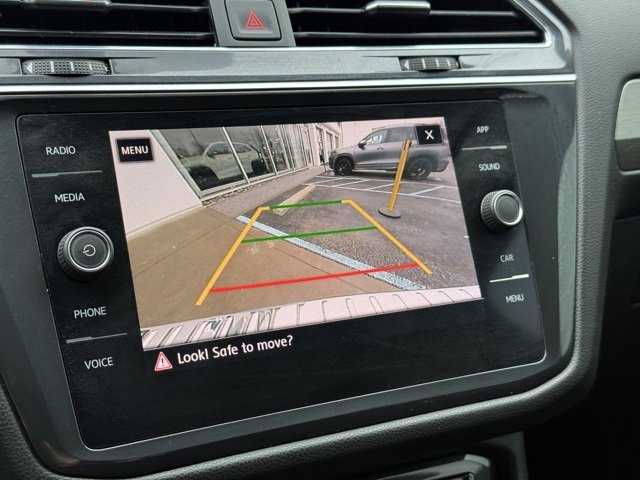 Used 2020 Volkswagen Tiguan SE image 27