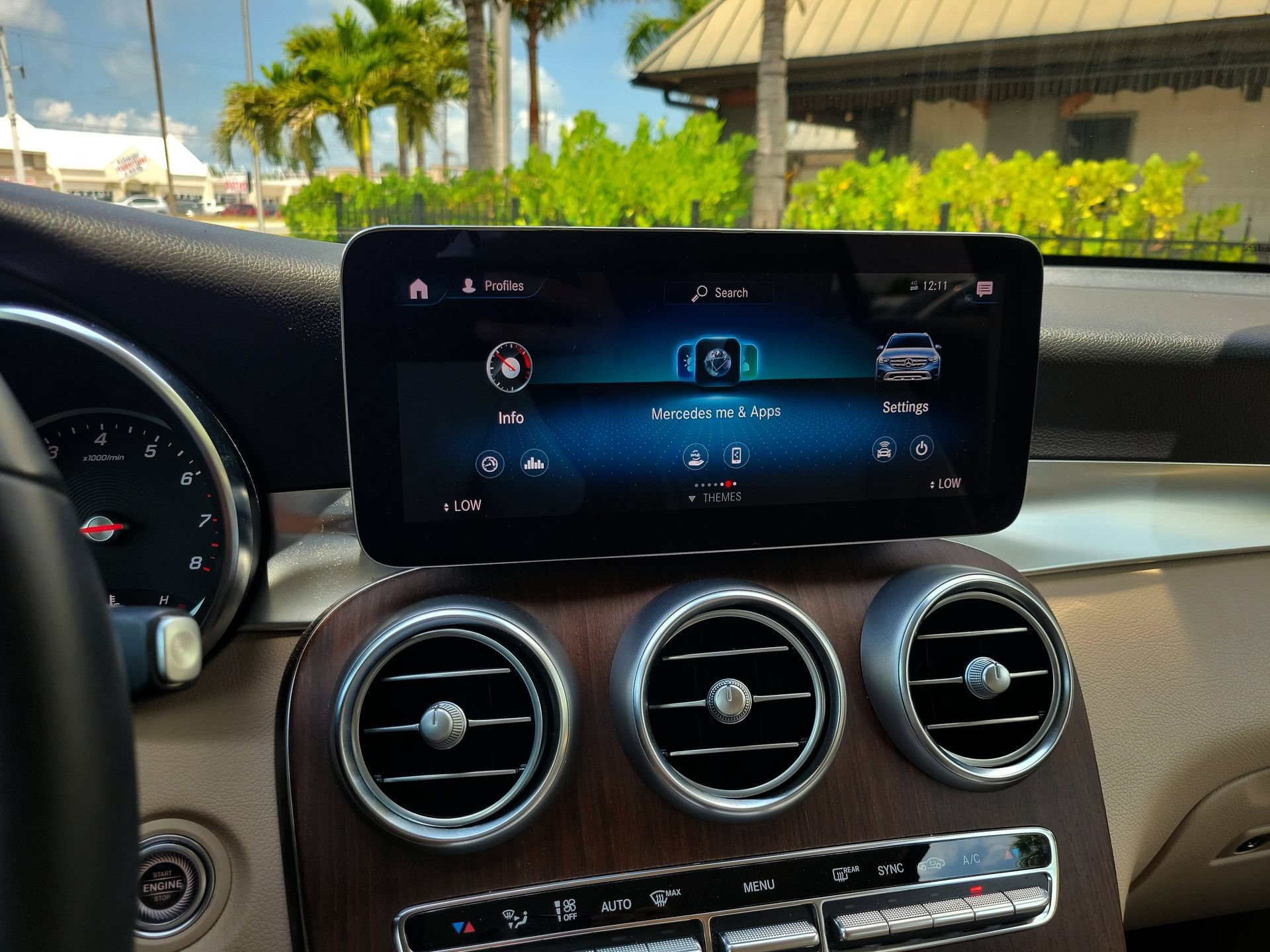 Used 2022 Mercedes-Benz GLC 300 w/ Premium Package Lite image 24