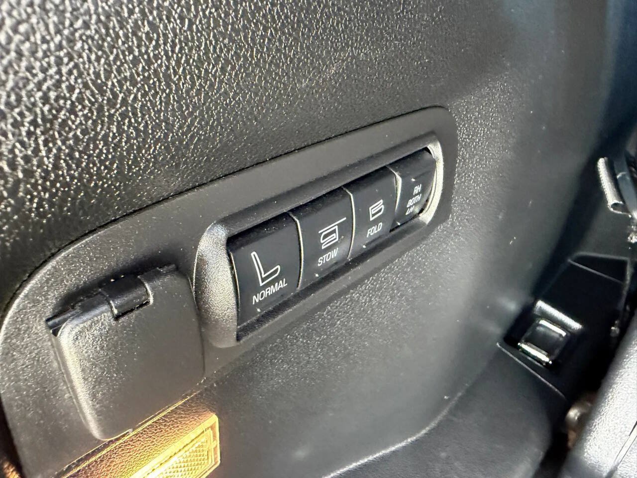 Used 2017 Ford Explorer Limited w/ Equipment Group 301A AWD/4WD image 26