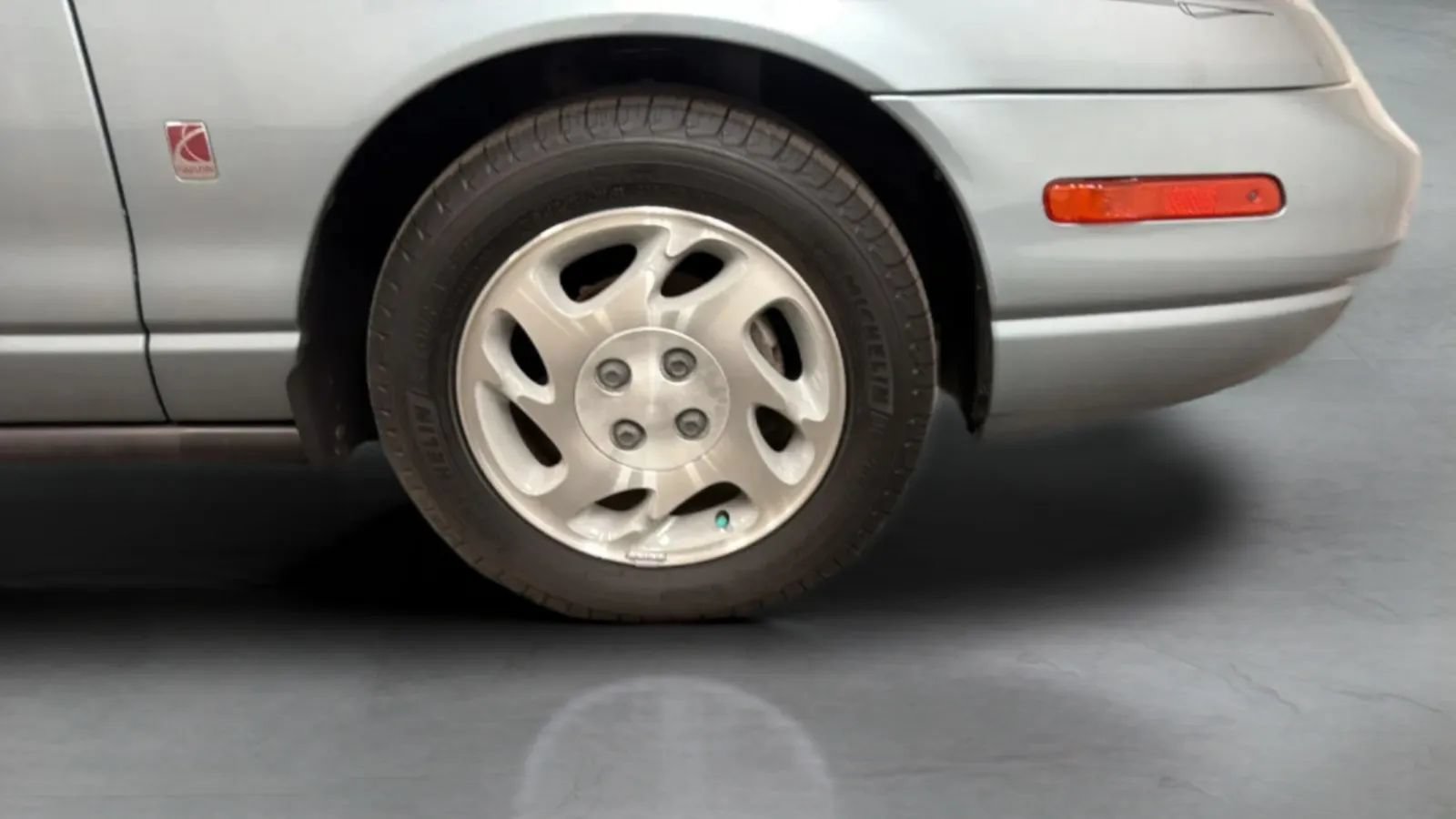 Used 2002 Saturn S-Series SL2 w/ SL2 Option Pkg 2 FWD image 24