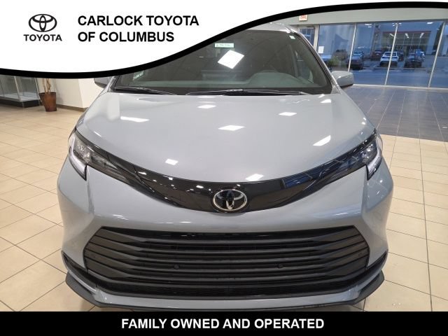 New 2026 Toyota Sienna XLE Woodland Edition AWD/4WD image 5