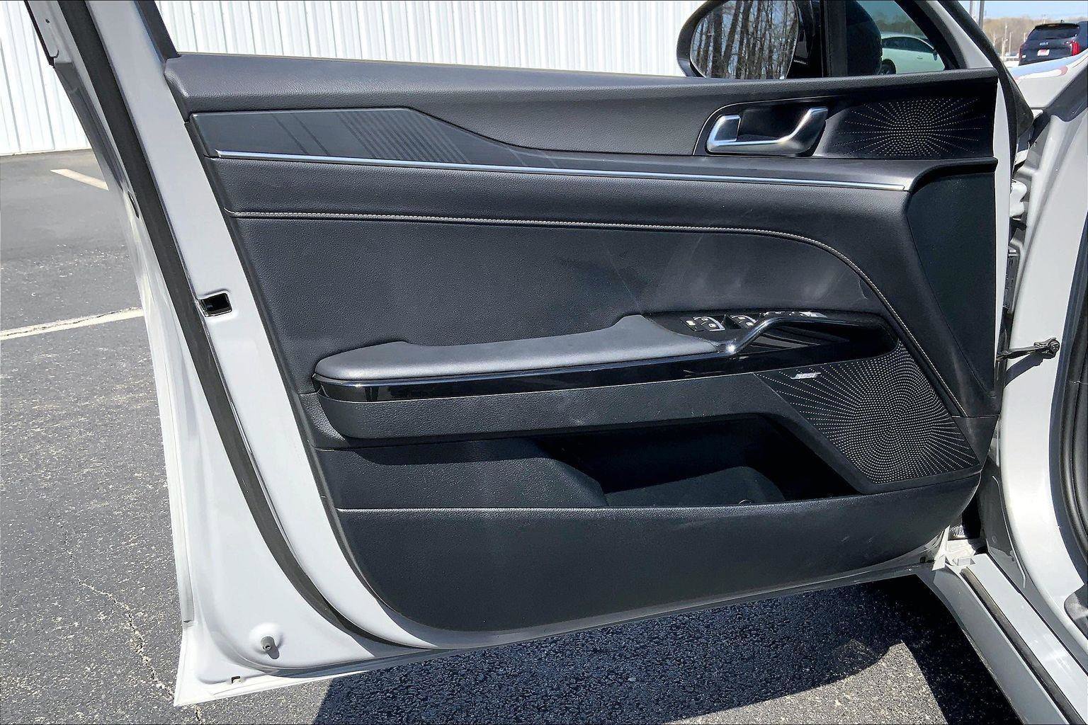 Used 2025 Kia K5 GT-Line w/ GT-Line Premium Package image 21