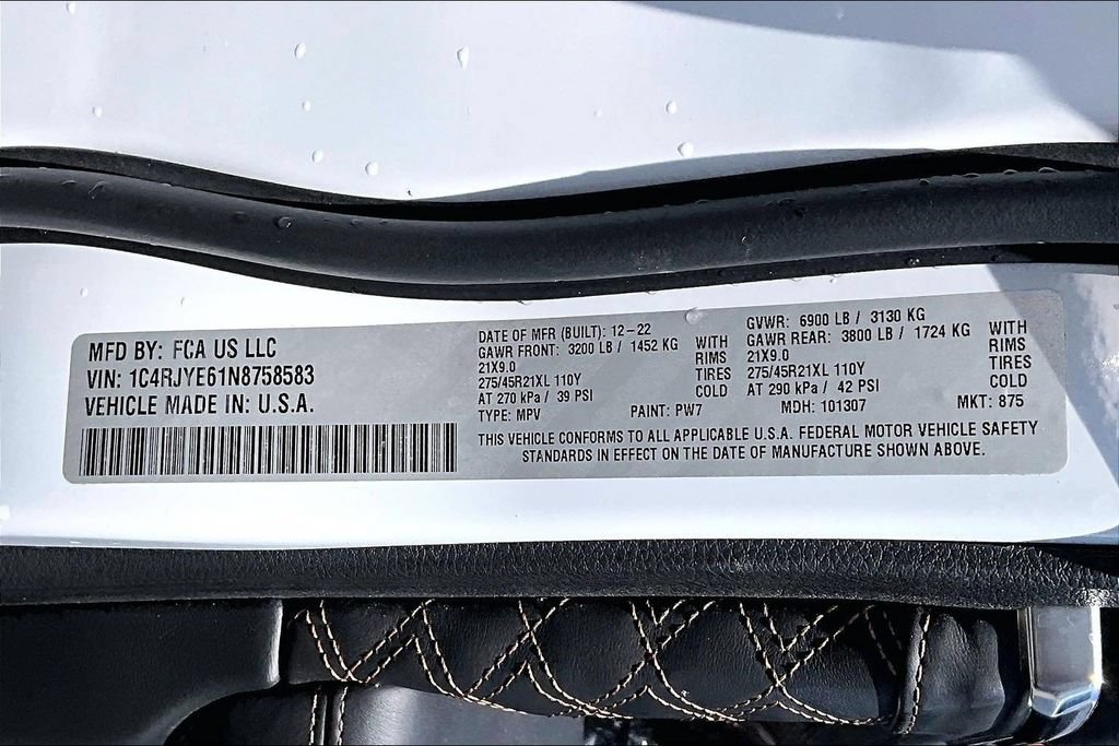 Used 2022 Jeep Grand Cherokee Summit AWD/4WD image 17