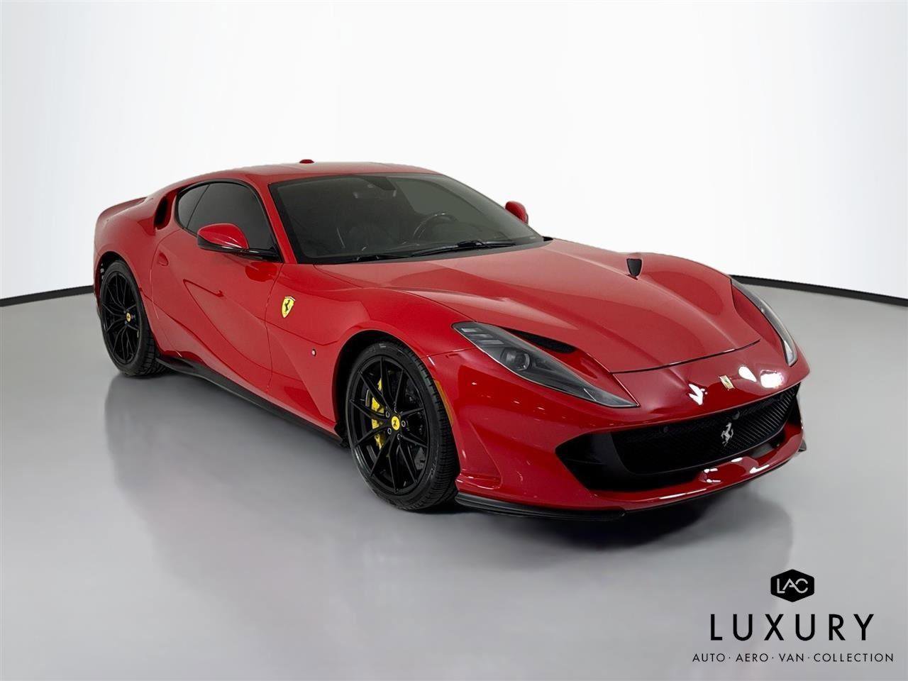 Used 2018 Ferrari 812 Superfast RWD image 3
