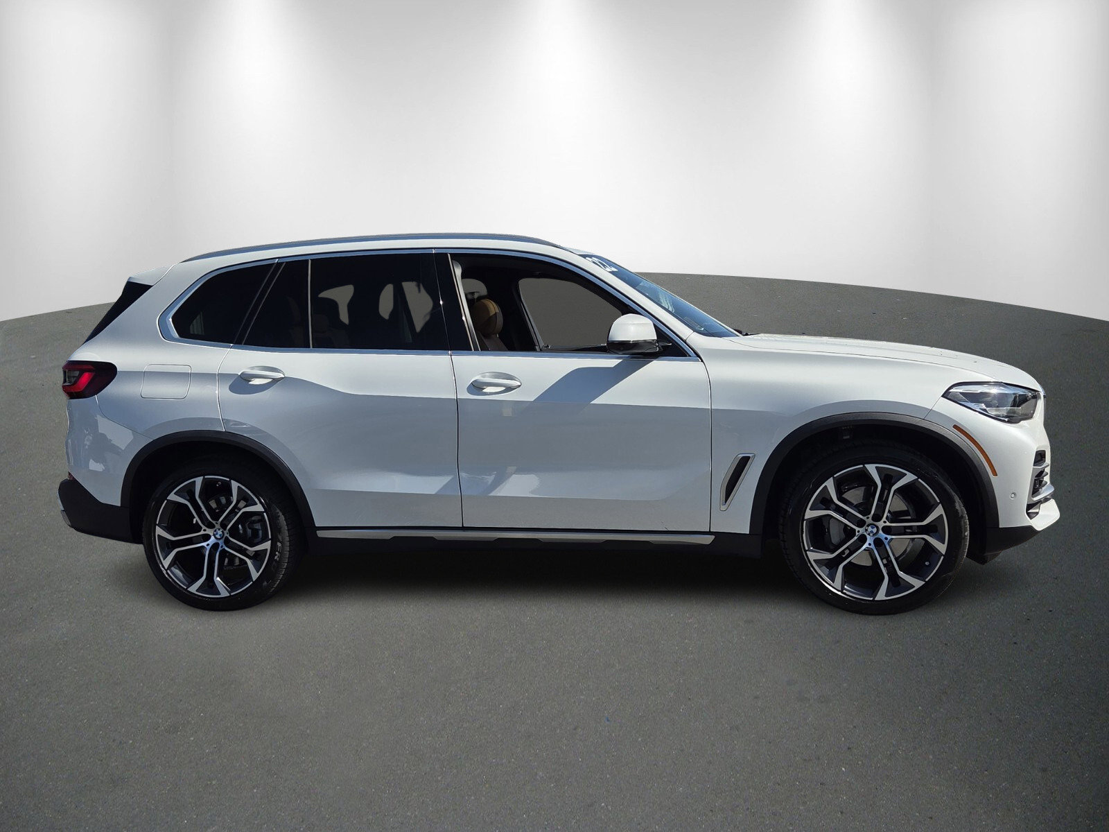 Used 2022 BMW X5 sDrive40i w/ Premium Package image 8