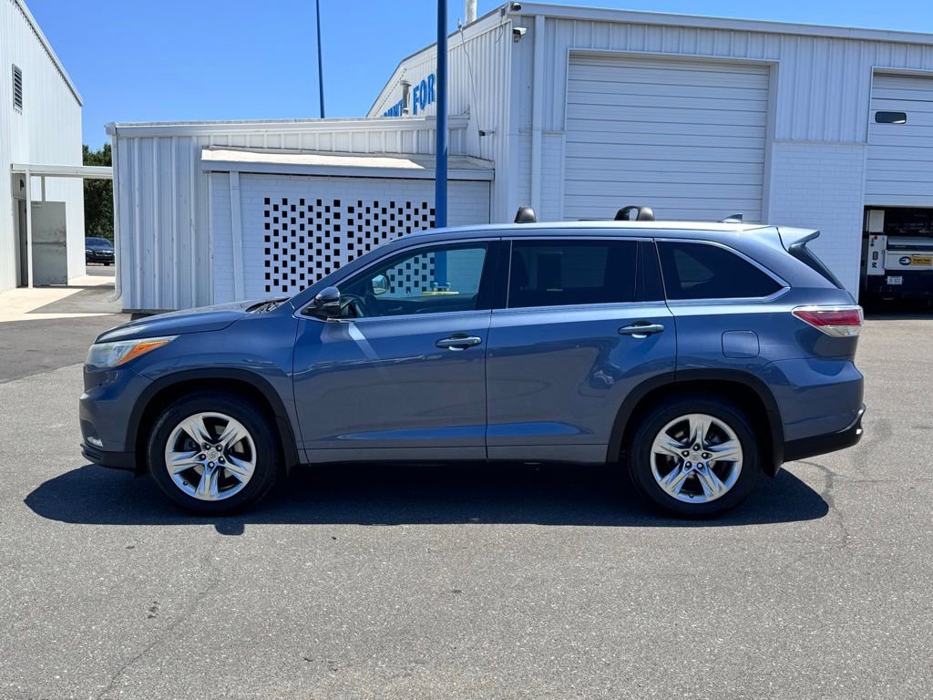 Used 2015 Toyota Highlander Limited Platinum AWD/4WD image 3