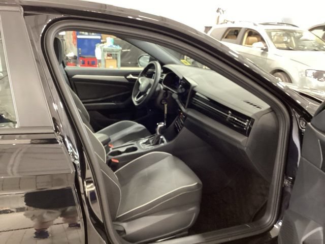 Used 2026 Volkswagen Jetta Sport FWD image 12