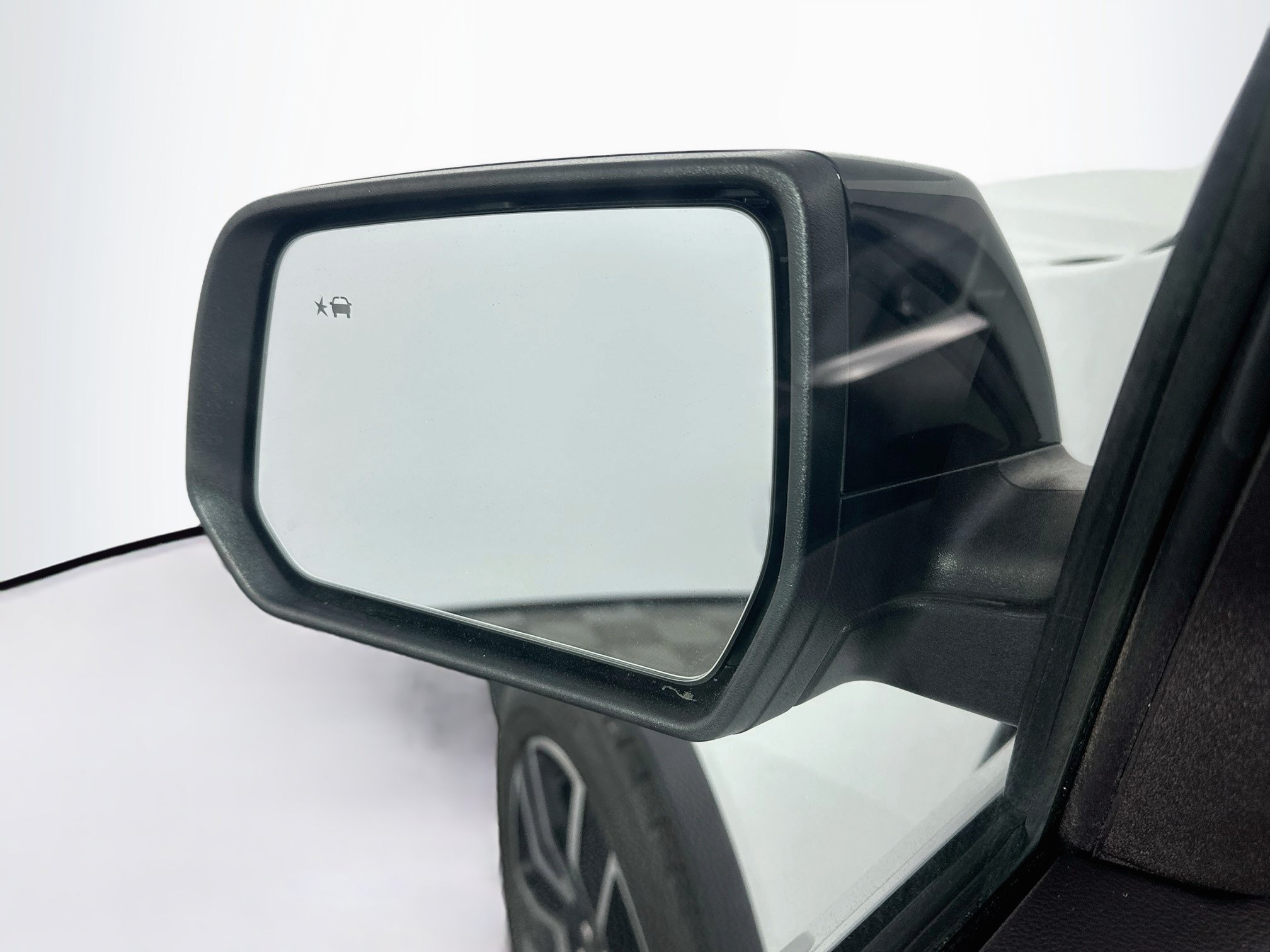 Used 2021 GMC Acadia SLE w/ Driver Convenience Package FWD image 16