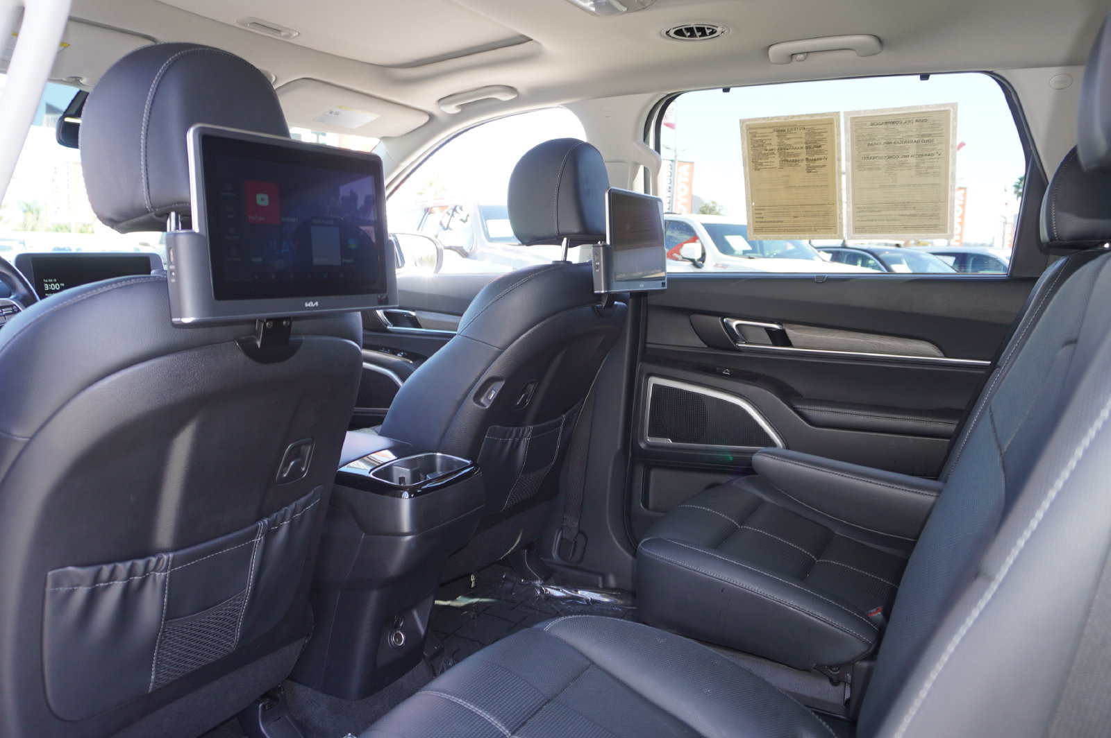 Used 2022 Kia Telluride EX w/ EX Premium Package FWD image 12