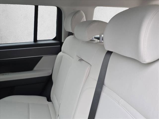 New 2026 Hyundai Santa Fe SE image 18