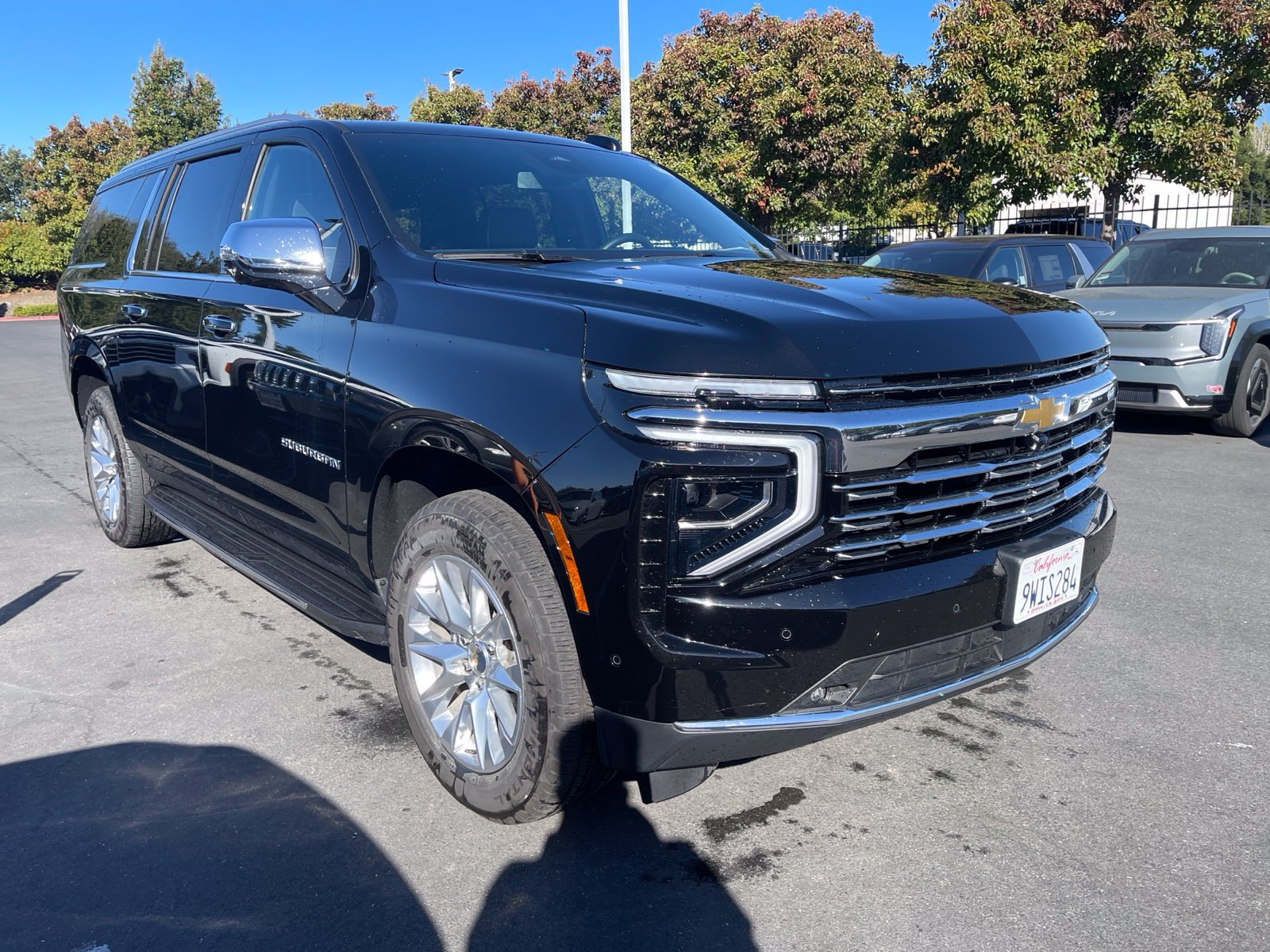 Used 2026 Chevrolet Suburban Premier AWD/4WD image 1