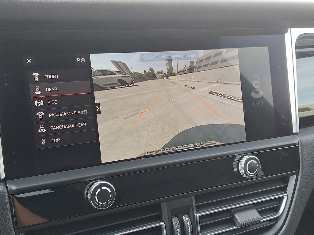 Certified 2025 Porsche Macan image 19