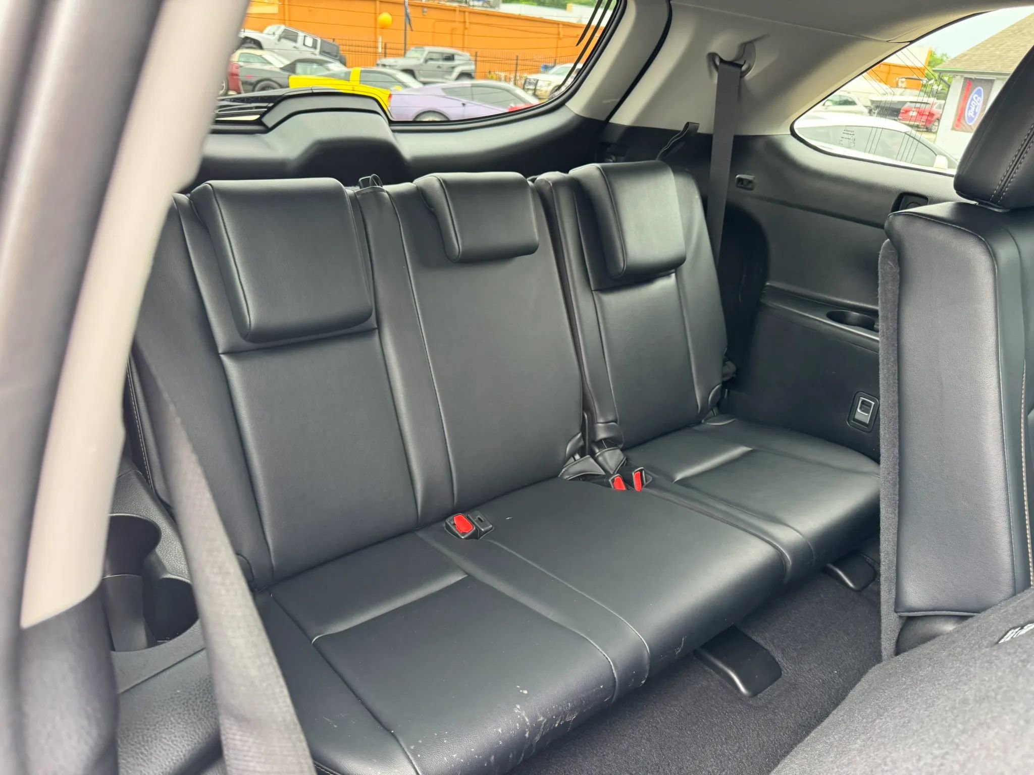 Used 2019 Toyota Highlander XLE FWD image 28