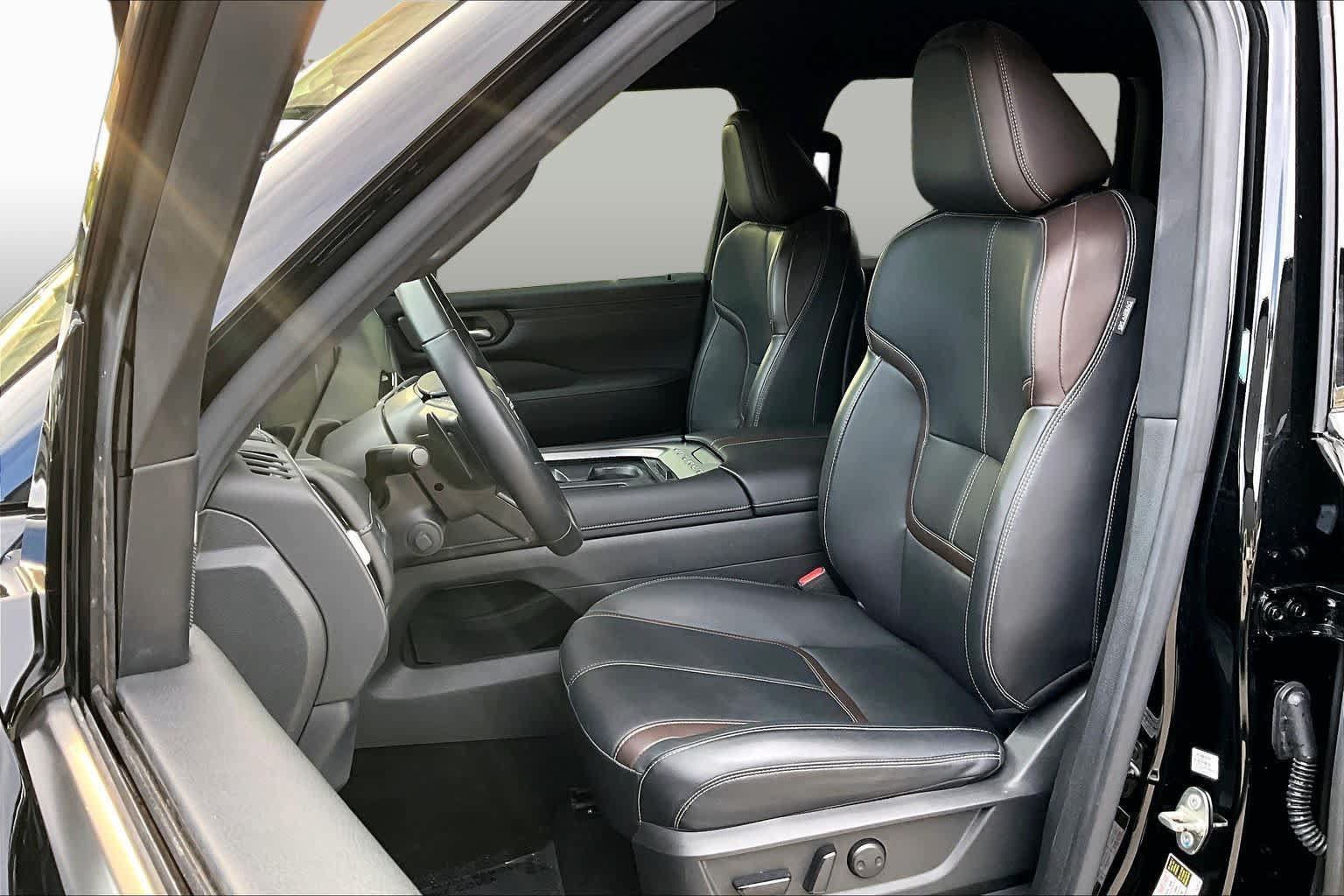 Certified 2025 Nissan Armada SL AWD/4WD image 8