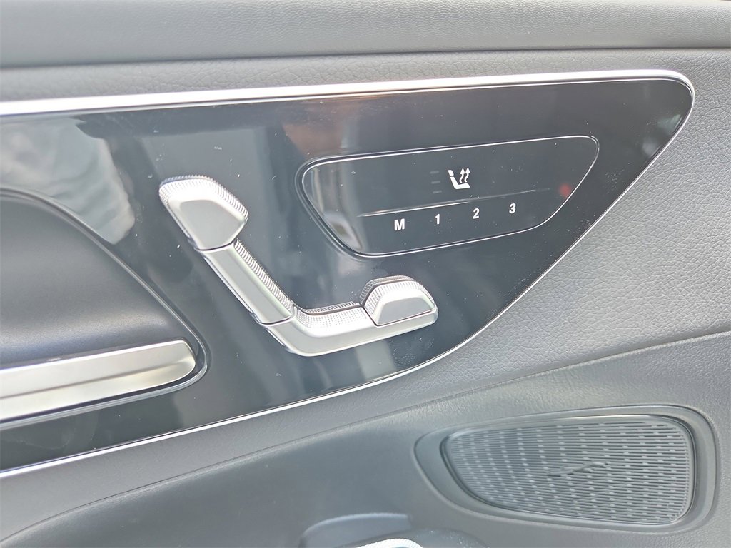 New 2025 Mercedes-Benz GLC 350e 4MATIC image 11