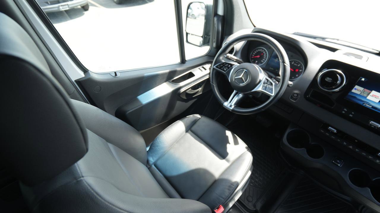 Used 2025 Mercedes-Benz Sprinter 2500 image 13