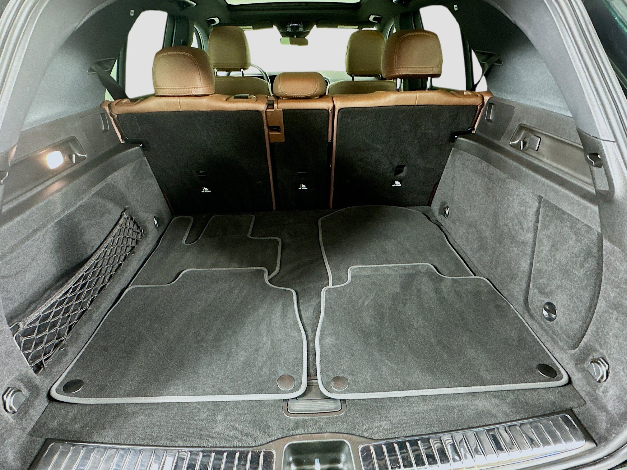 Certified 2024 Mercedes-Benz GLE 350 4MATIC w/ Winter Package image 33