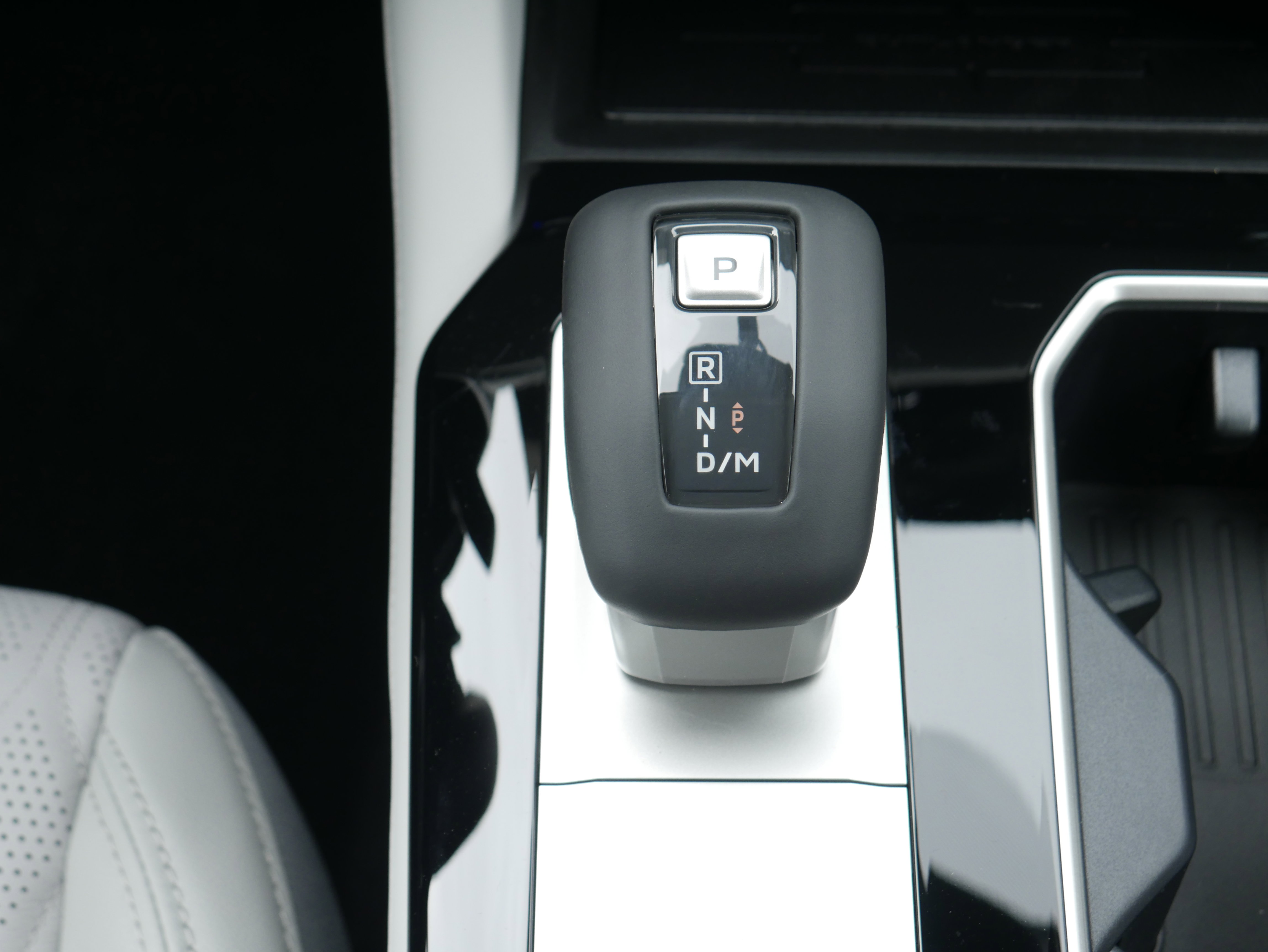New 2026 Mitsubishi Outlander SEL image 23