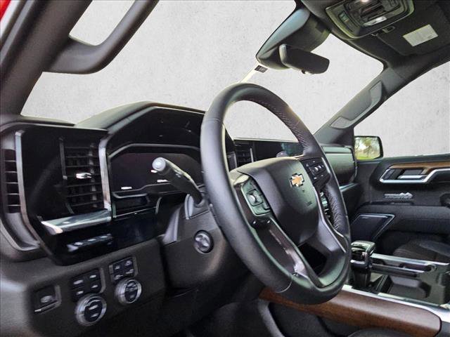 Used 2023 Chevrolet Silverado 1500 High Country w/ High Country Premium Package image 9