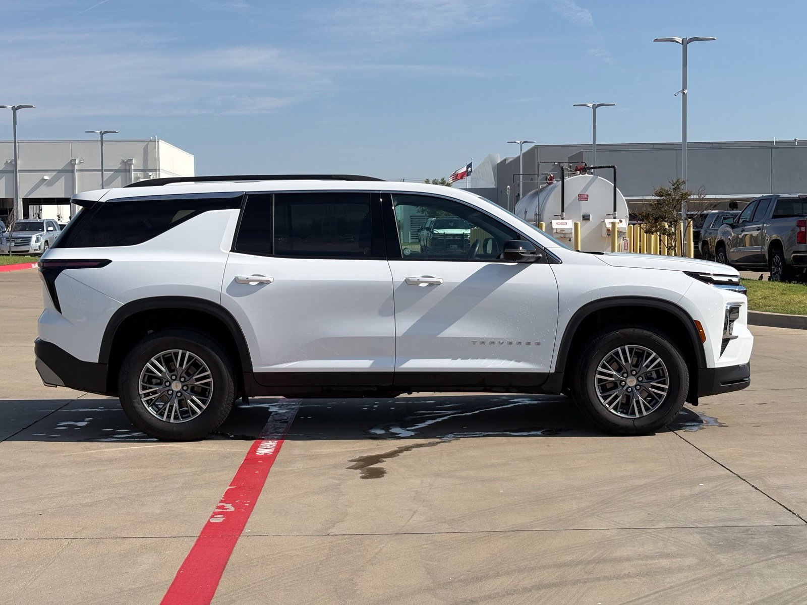 Certified 2026 Chevrolet Traverse LT w/ Driver Confidence Package FWD image 8