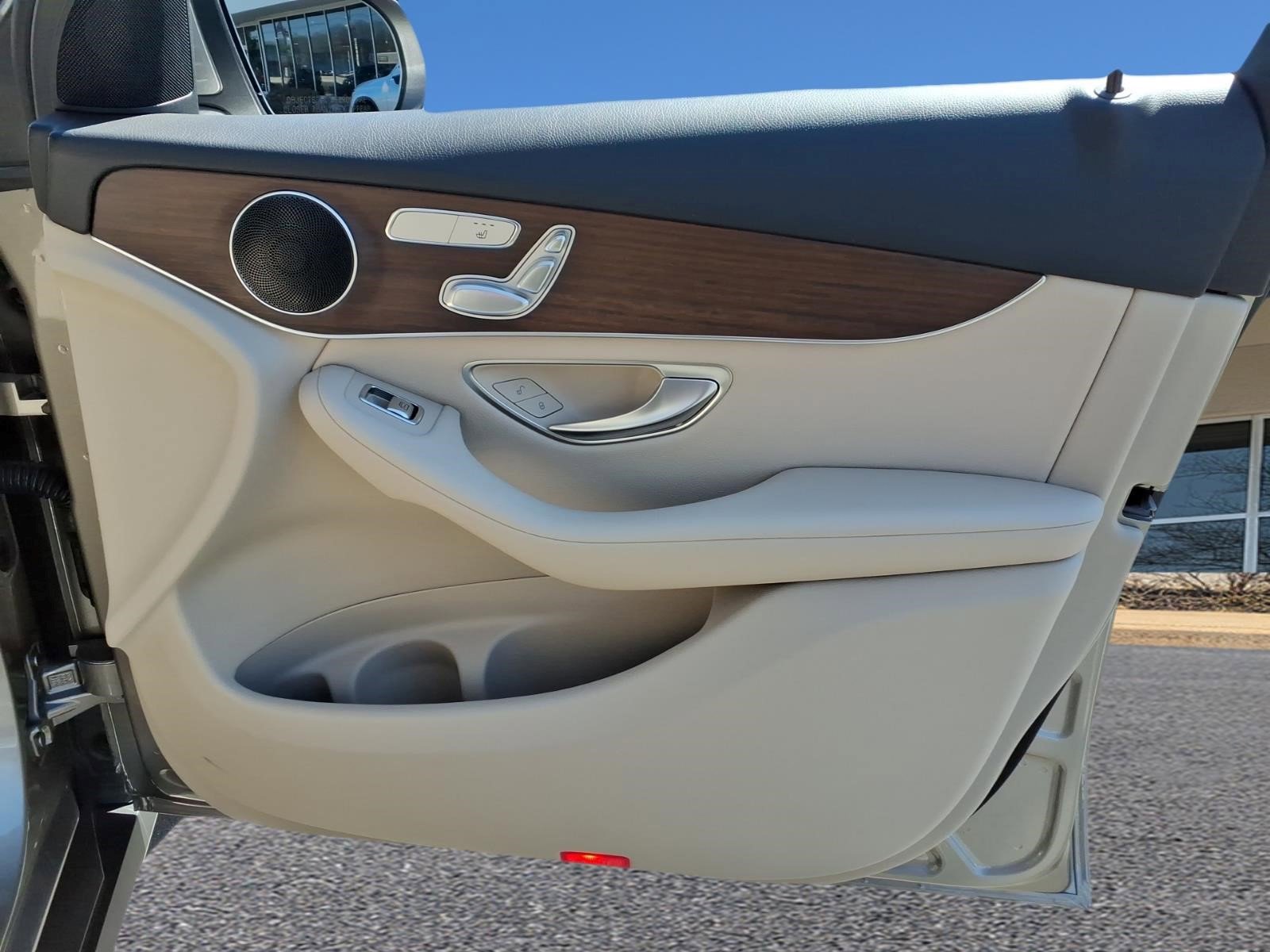 Used 2021 Mercedes-Benz GLC 300 4MATIC image 12