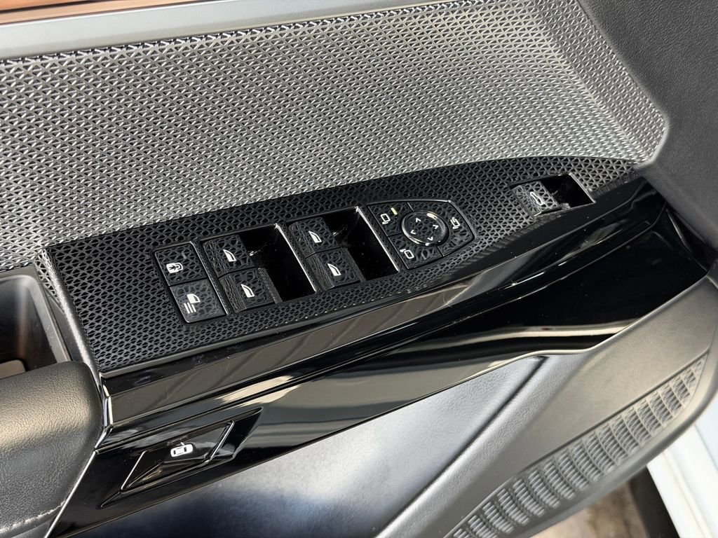 Used 2024 BMW 760i xDrive w/ Executive Package image 22